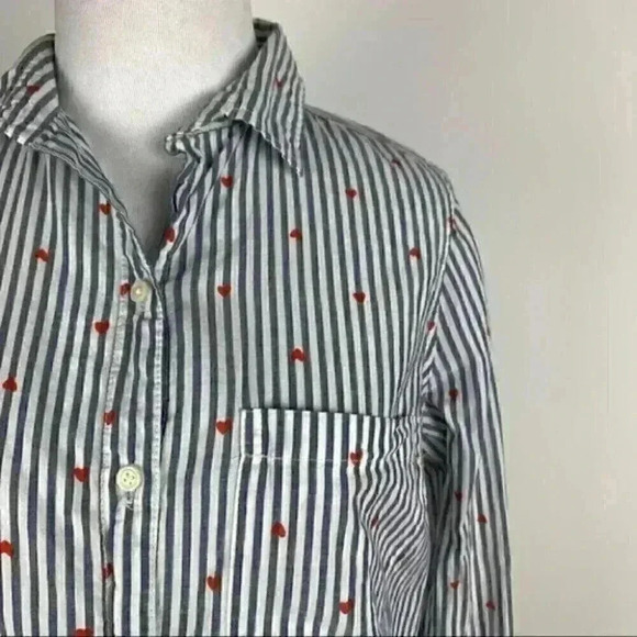 Old navy top sz SP Striped heart print button down - Picture 2 of 9